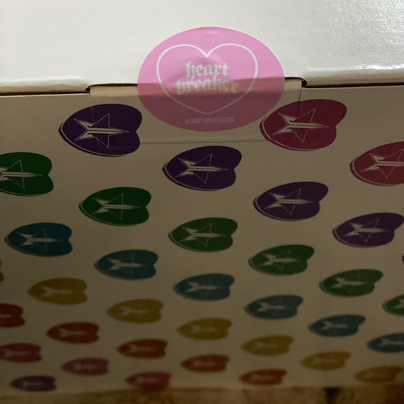 NIB Jeffree Star Exclusive 2022 Valentines Day Hand Mirror - Picture 3 of 3